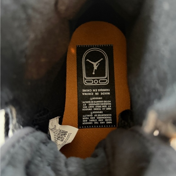 Nike Athletic Shoes Black Orange White - Picture 7 of 7